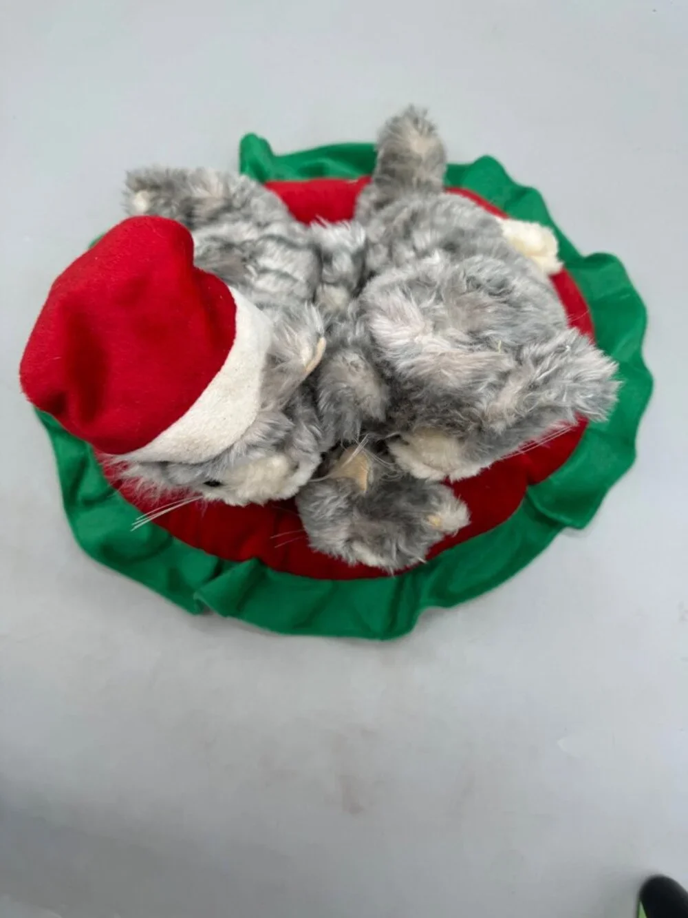 Santa Hat Kittens cat family Red Green ruffle Christmas figurine plush READ